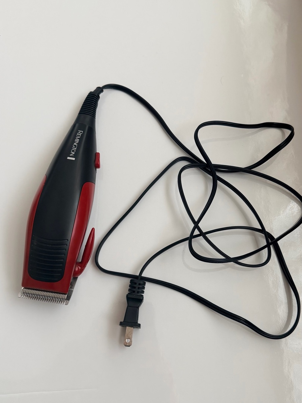 Remington Corded Hair Trimmer in Black and Red
